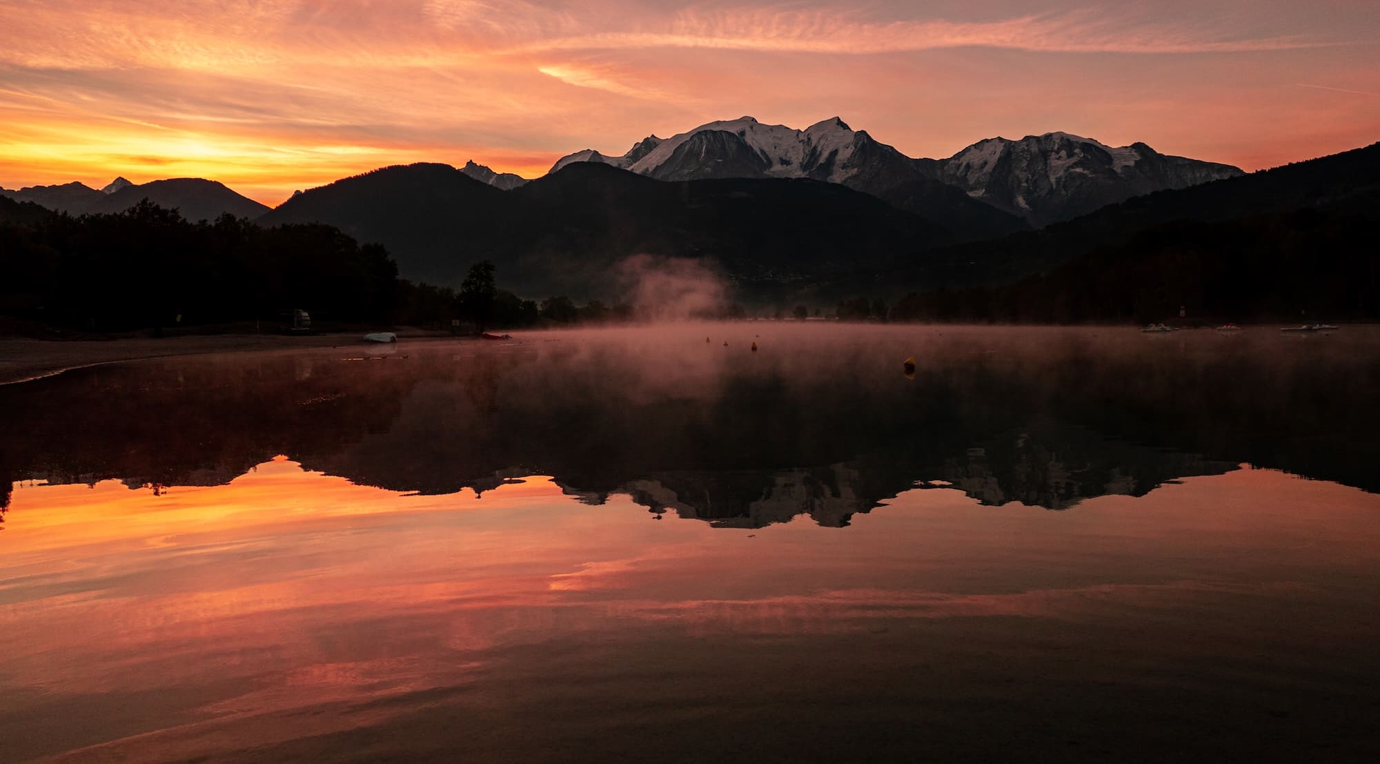 Camping les iÌ‚les coucher de soleil lac passy