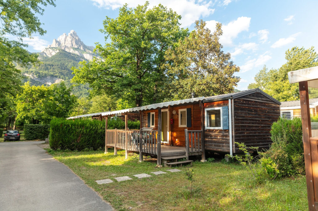 camping les iÌ‚les passy lac heÌbergement location