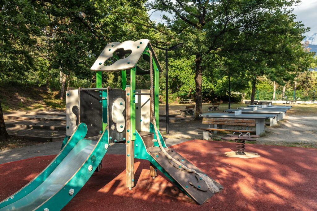 camping les iÌ‚les passy lac jeux activiteÌs enfants