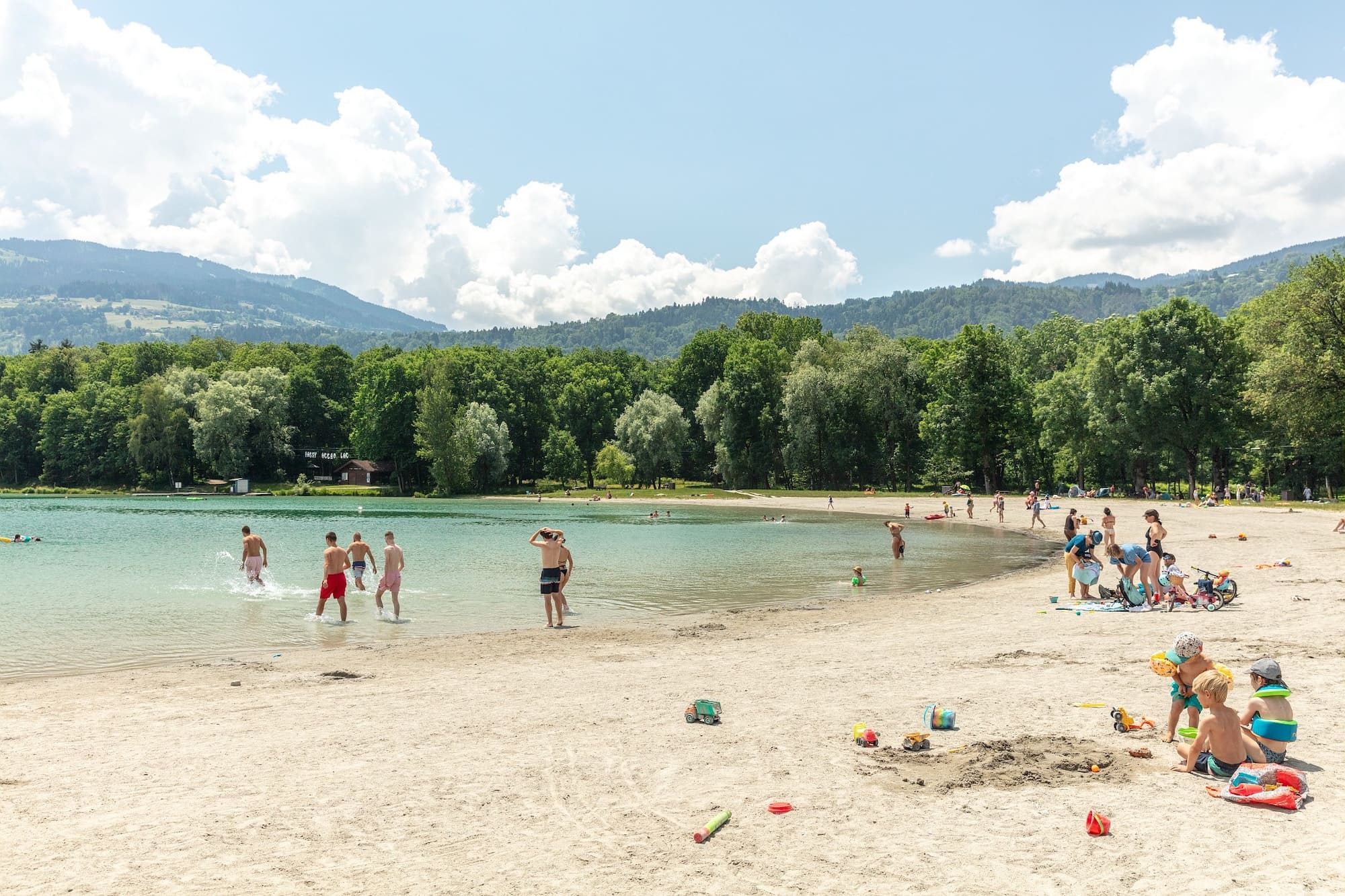 camping les iÌ‚les passy lac plage familiale