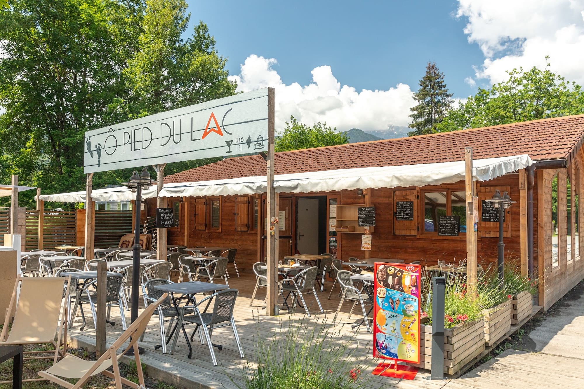 camping les iÌ‚les passy lac restaurant terrasse